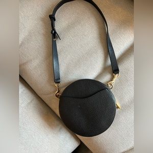 Black Cuyana belt bag